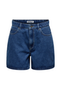 Blå denimshorts med lommer, bæltestropper og knap. Mærkat med "ONLY" på linningen.