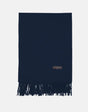 Navy cashmeretørklæde fra Andcopenhagen Basics, 70% cashmere, model Yana, med frynser nederst.
