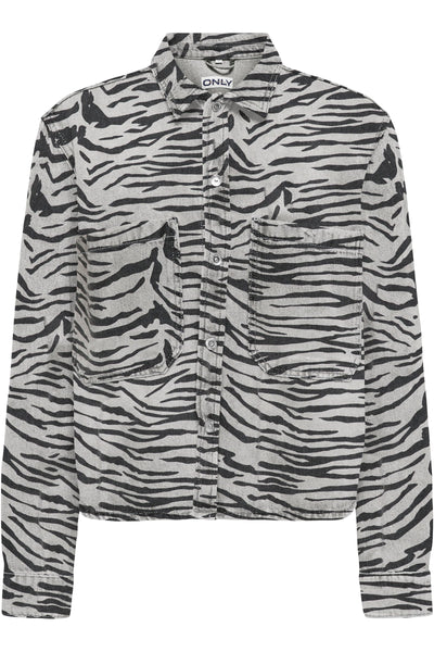 Zebra-mønstret denimbluse med knapper, krave og to brystlommer.