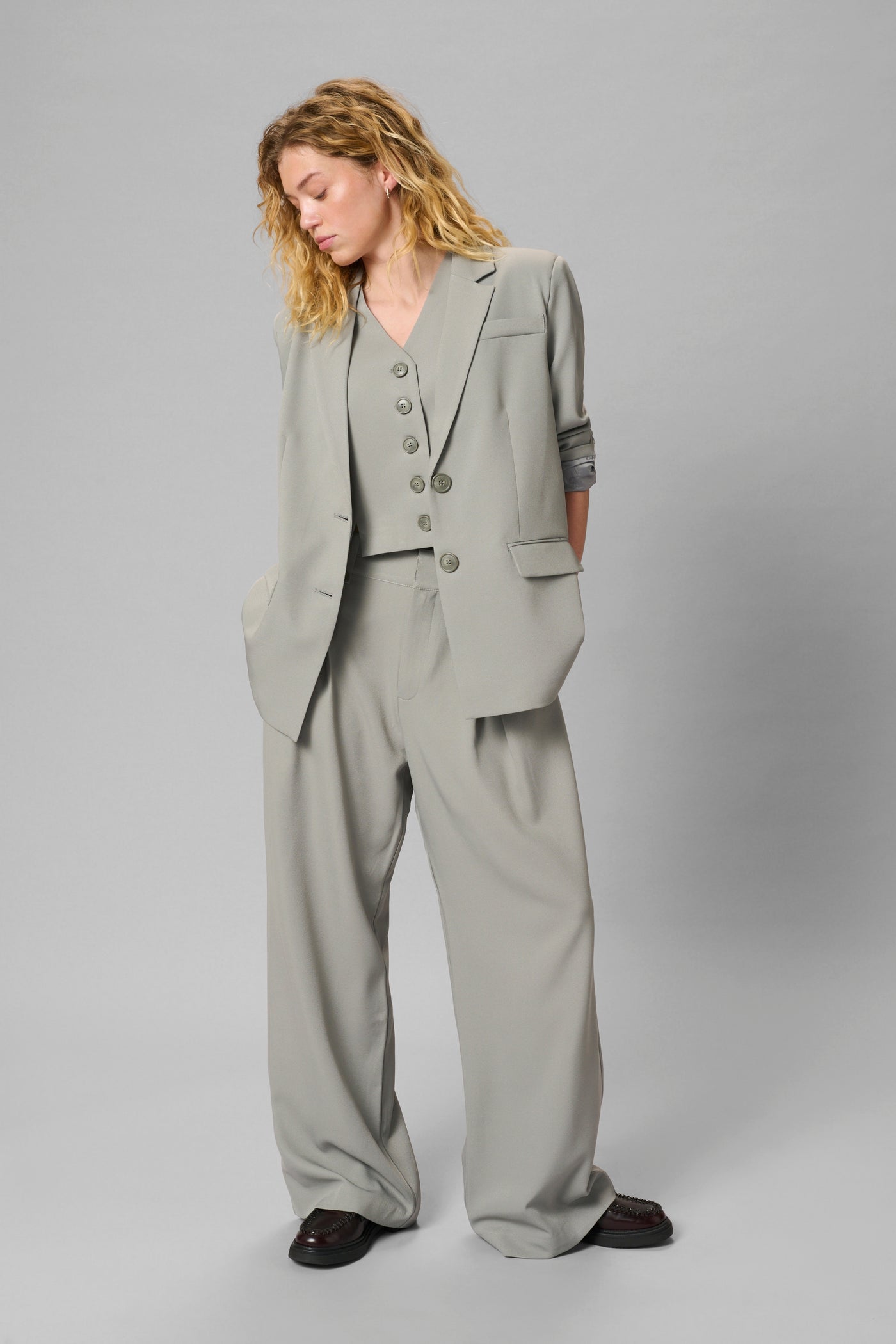 My Essential Wardrobe - Blazer - Grey - Disa Emmy