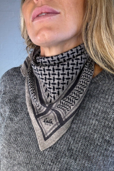 LALA BERLIN - Cashmere scarf - Trinity classic XS - Dark brown melange sss