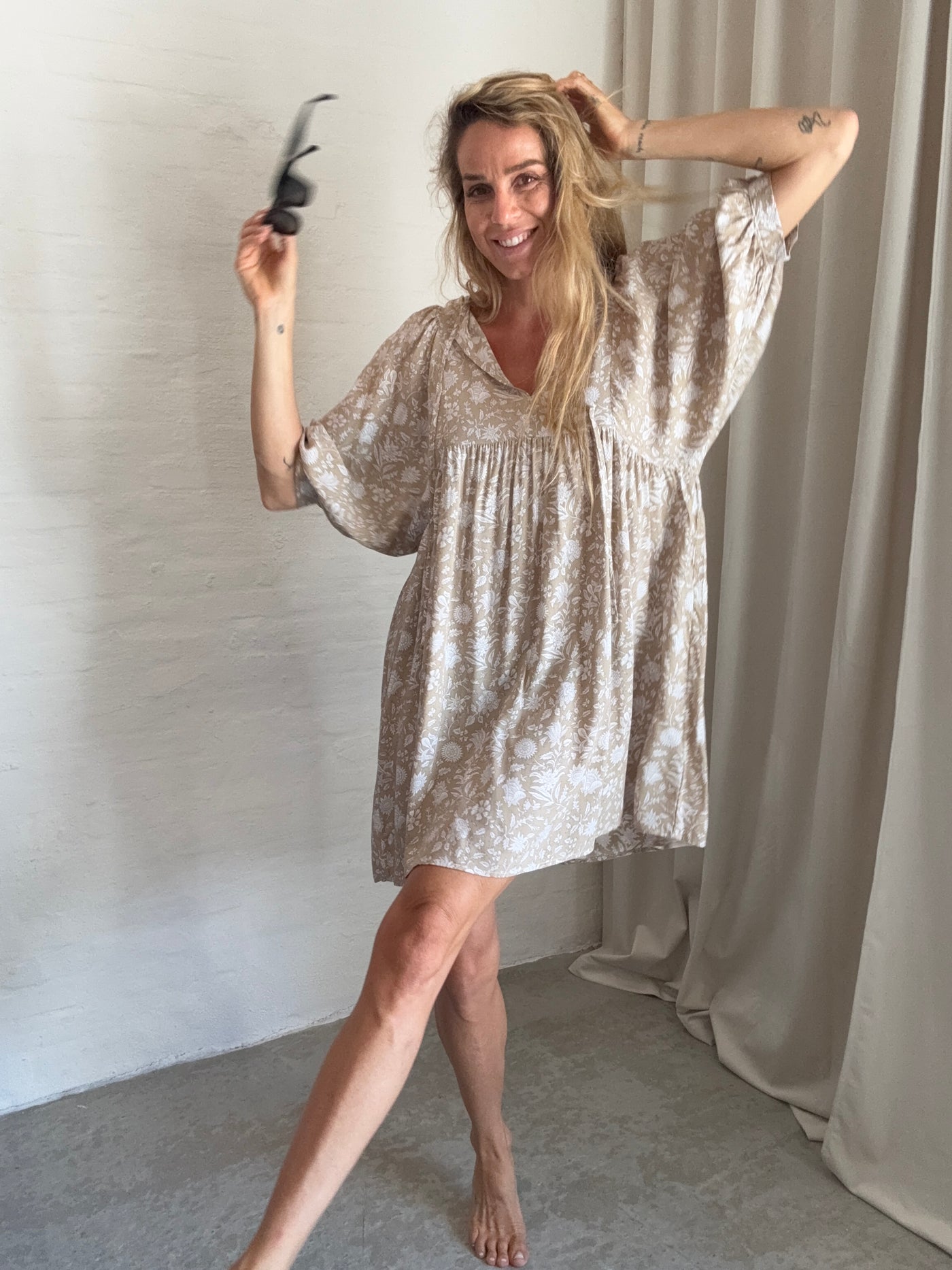 Sassy Copenhagen - Dress - Beige/White - Elina