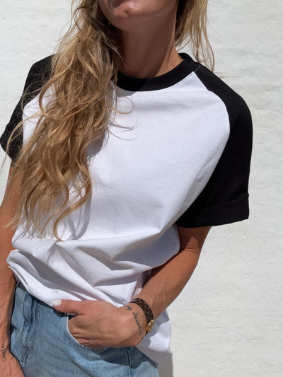 Sassy Copenhagen - T-shirt - White/Black - Ama