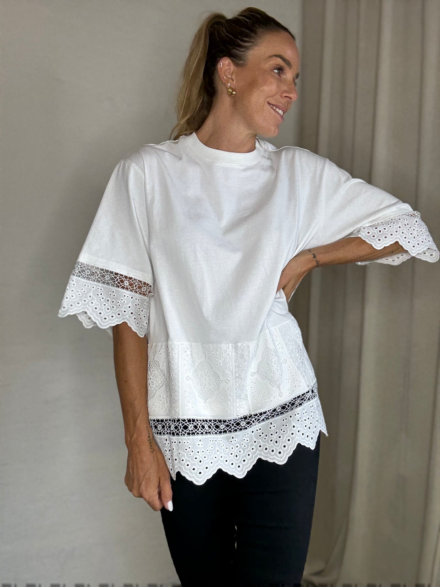 Sassy Copenhagen - T-shirt - Hvid Blonde - Liva ( bemærk preorder)