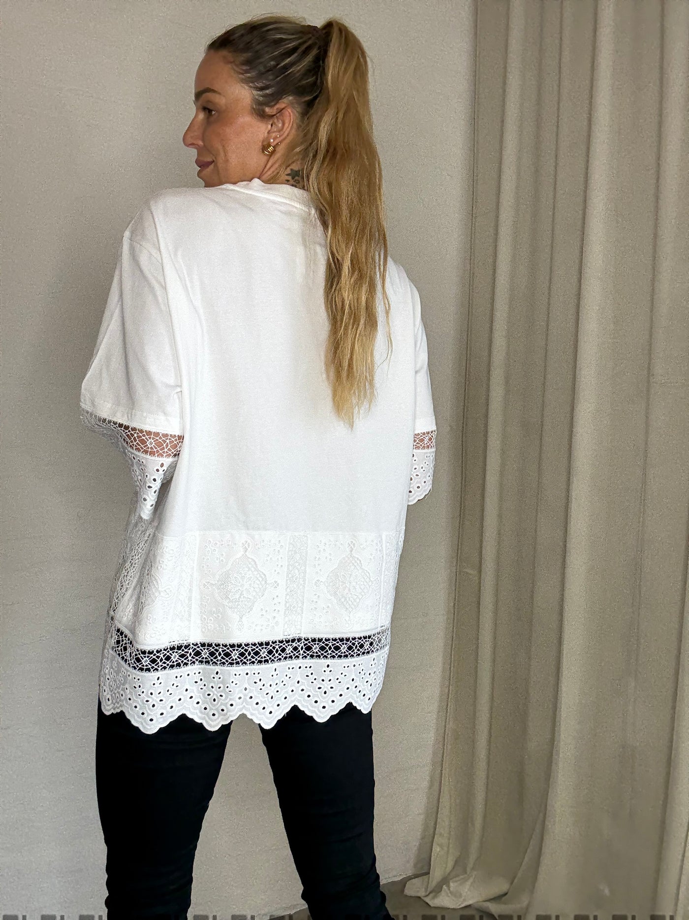 Sassy Copenhagen - T-shirt - Hvid Blonde - Liva ( bemærk preorder)