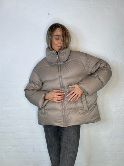 Sassy Copenhagen - Puffer jacket - Beige - Down jacket - Alina