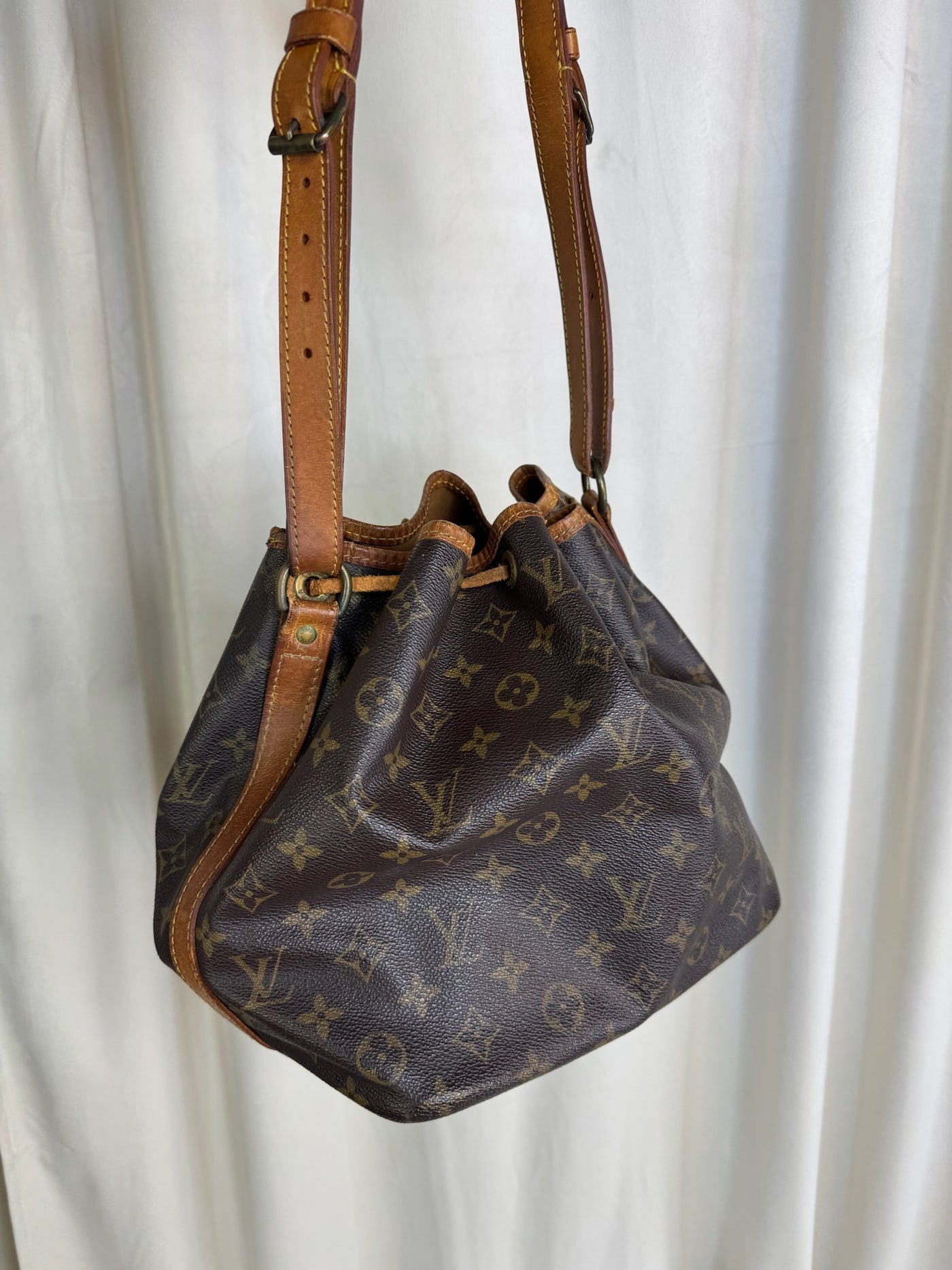 Louis Vuitton -  Monogram petite noé - Skuldertaske - Secondhand