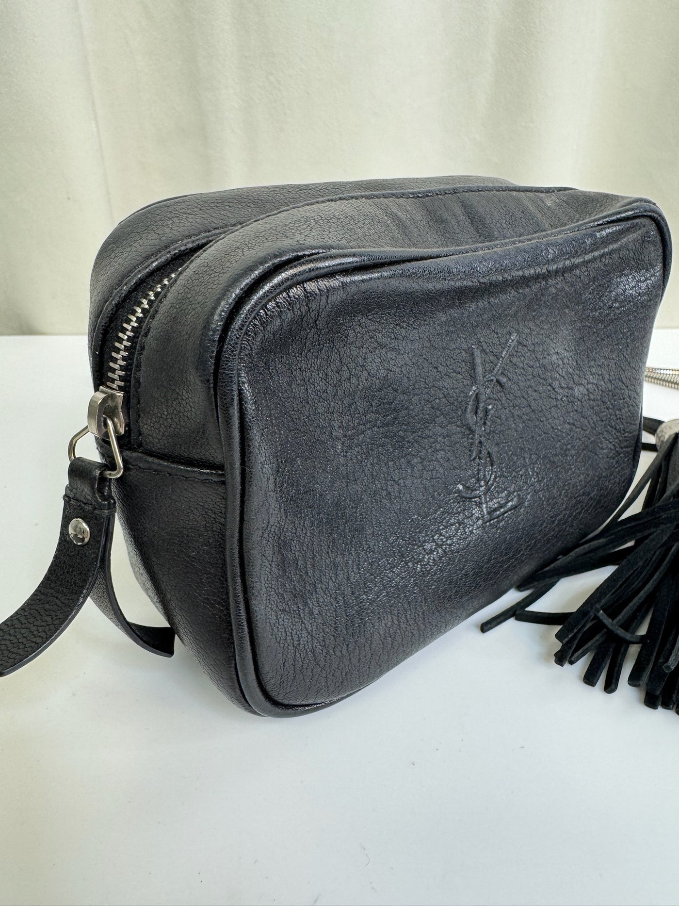 Yves Saint Laurent - lou crossbody bag - sort - Secondhand