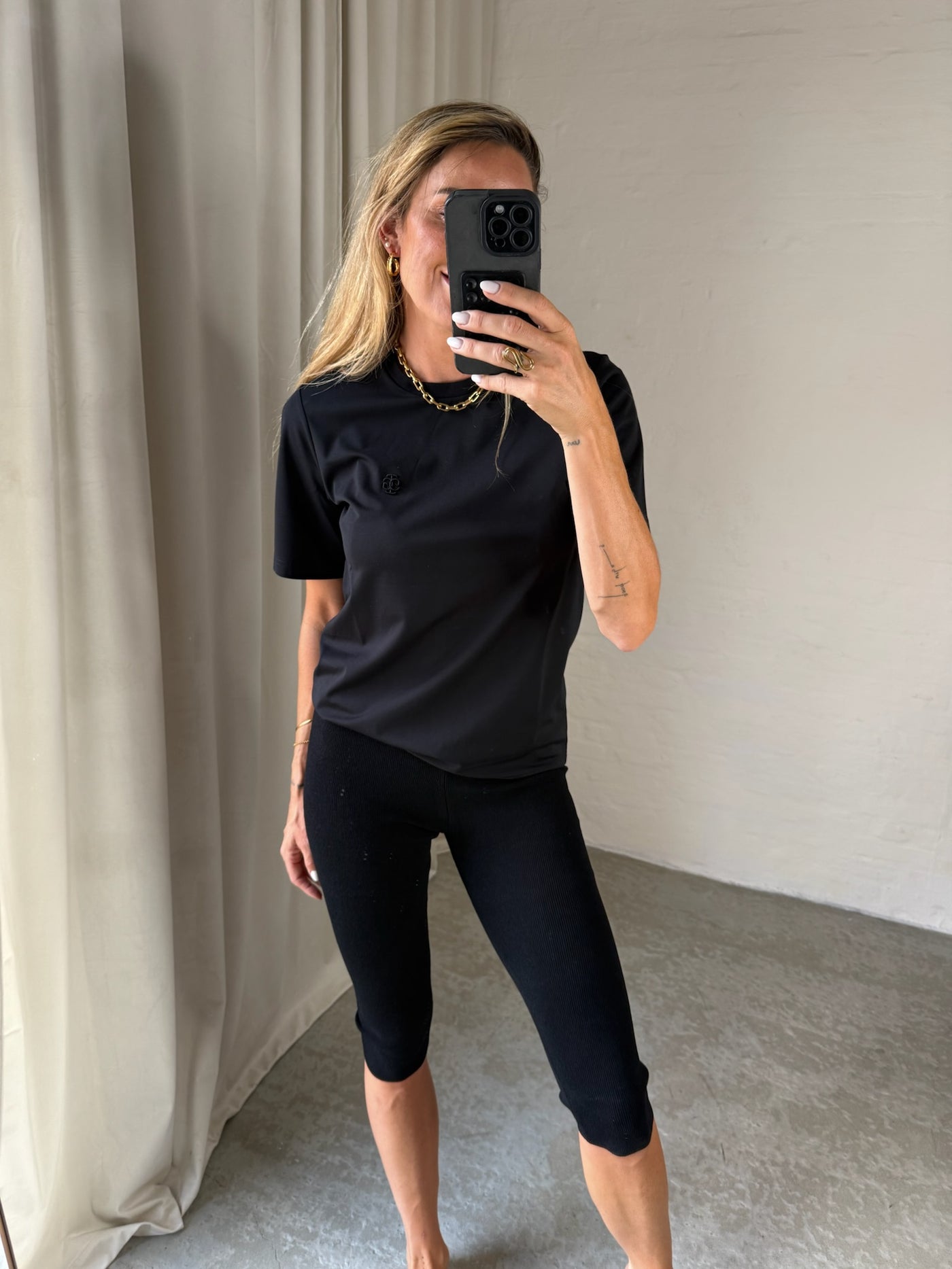The Garment - T-shirt - Black - TG Logo tee