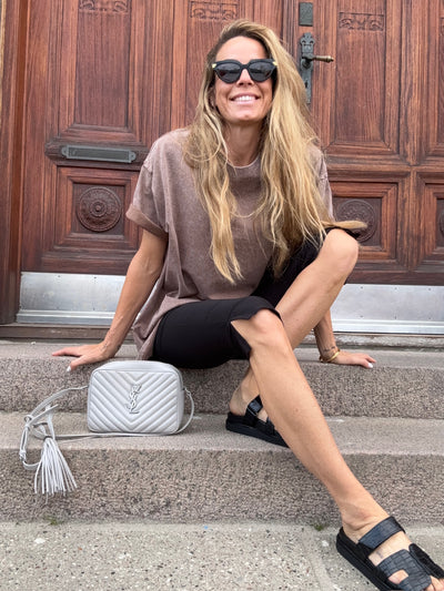 Sassy Copenhagen - T-shirt Oversize - Dark Coffee - Elle (BEMÆRK preorder til uge 20)
