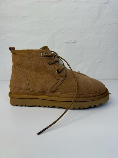 Lambskin with laces teddy bear boots - tan “Normal in size”