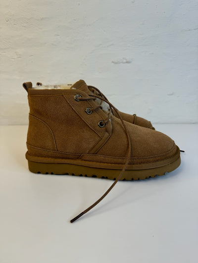 Lambskin with laces teddy bear boots - tan “Normal in size”