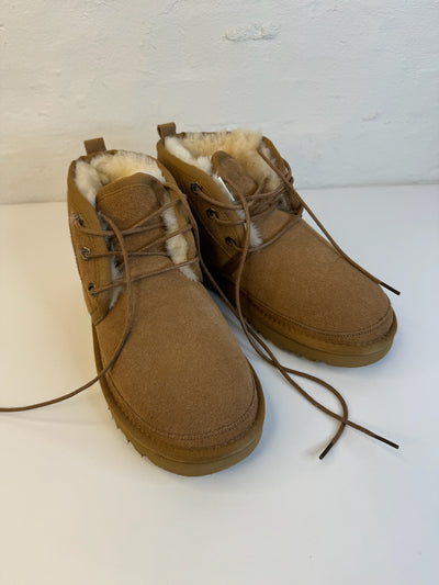 Lambskin with laces teddy bear boots - tan “Normal in size”