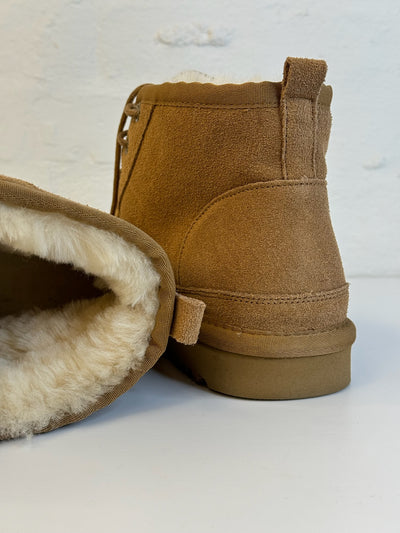 Lambskin with laces teddy bear boots - tan “Normal in size”