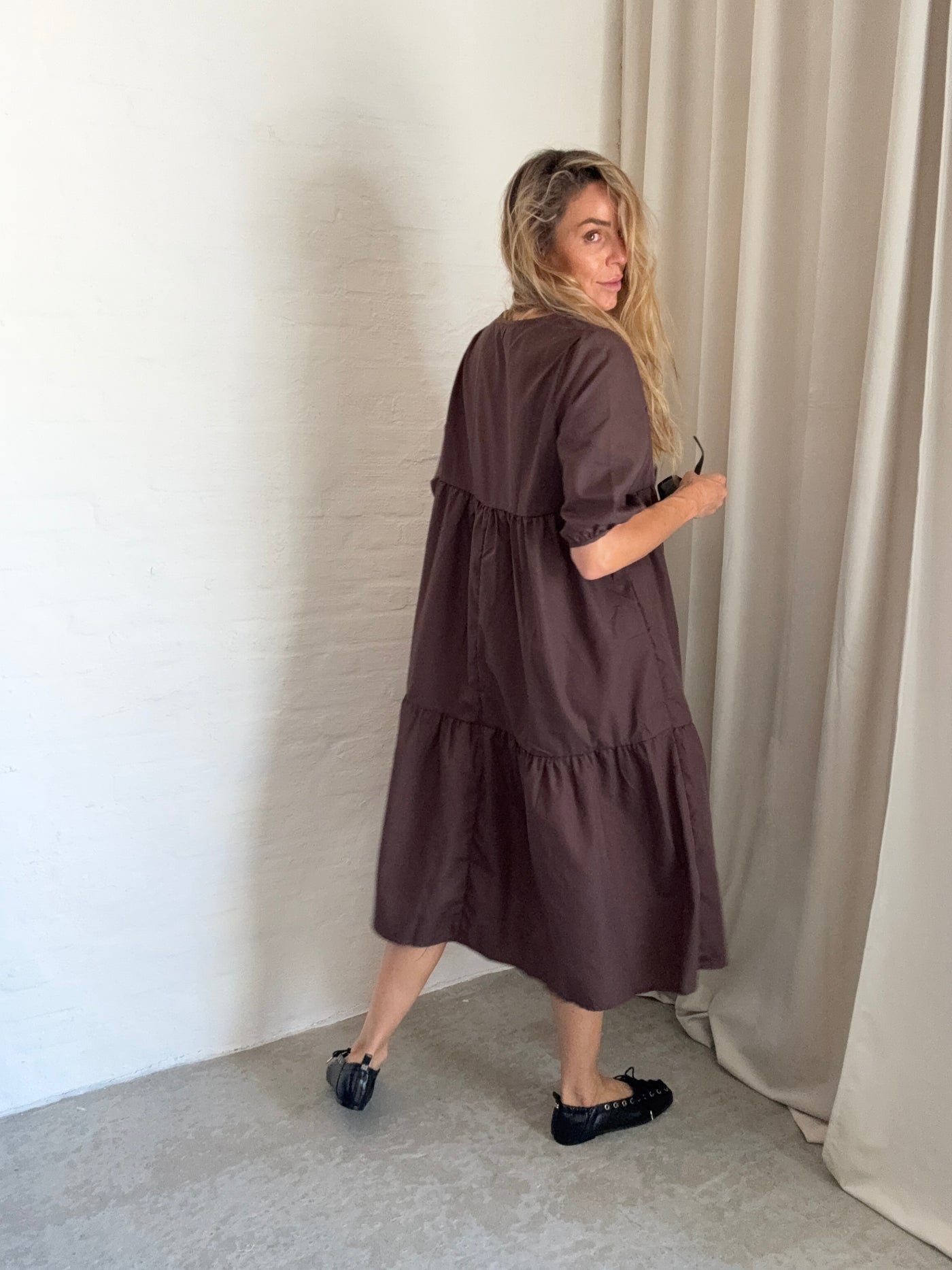 Sassy Copenhagen - Marie kjole med tshirt ærmer - Brun sss