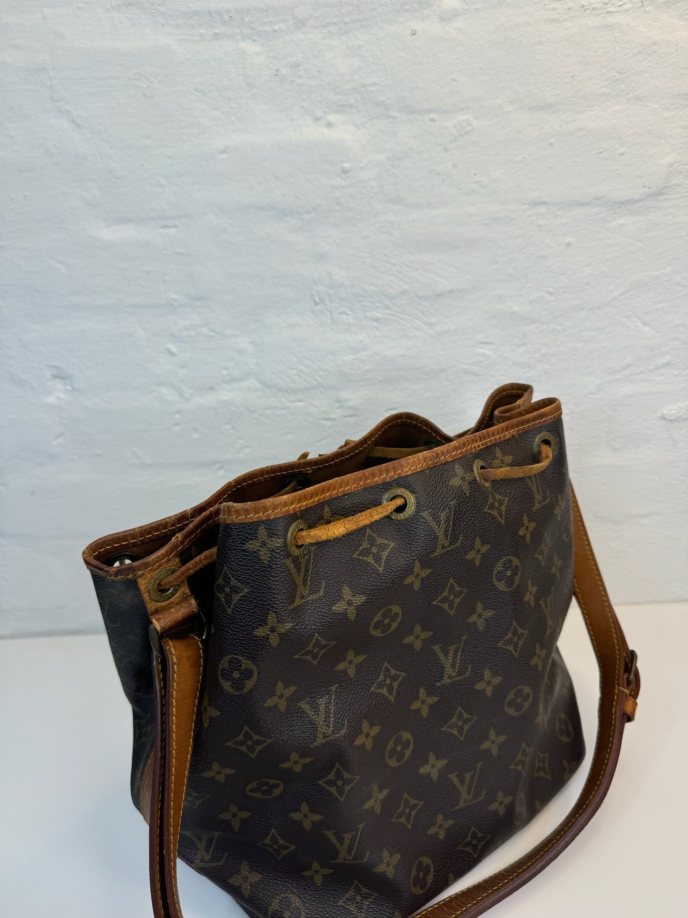 Louis Vuitton -  Monogram petite noé - Skuldertaske - Secondhand