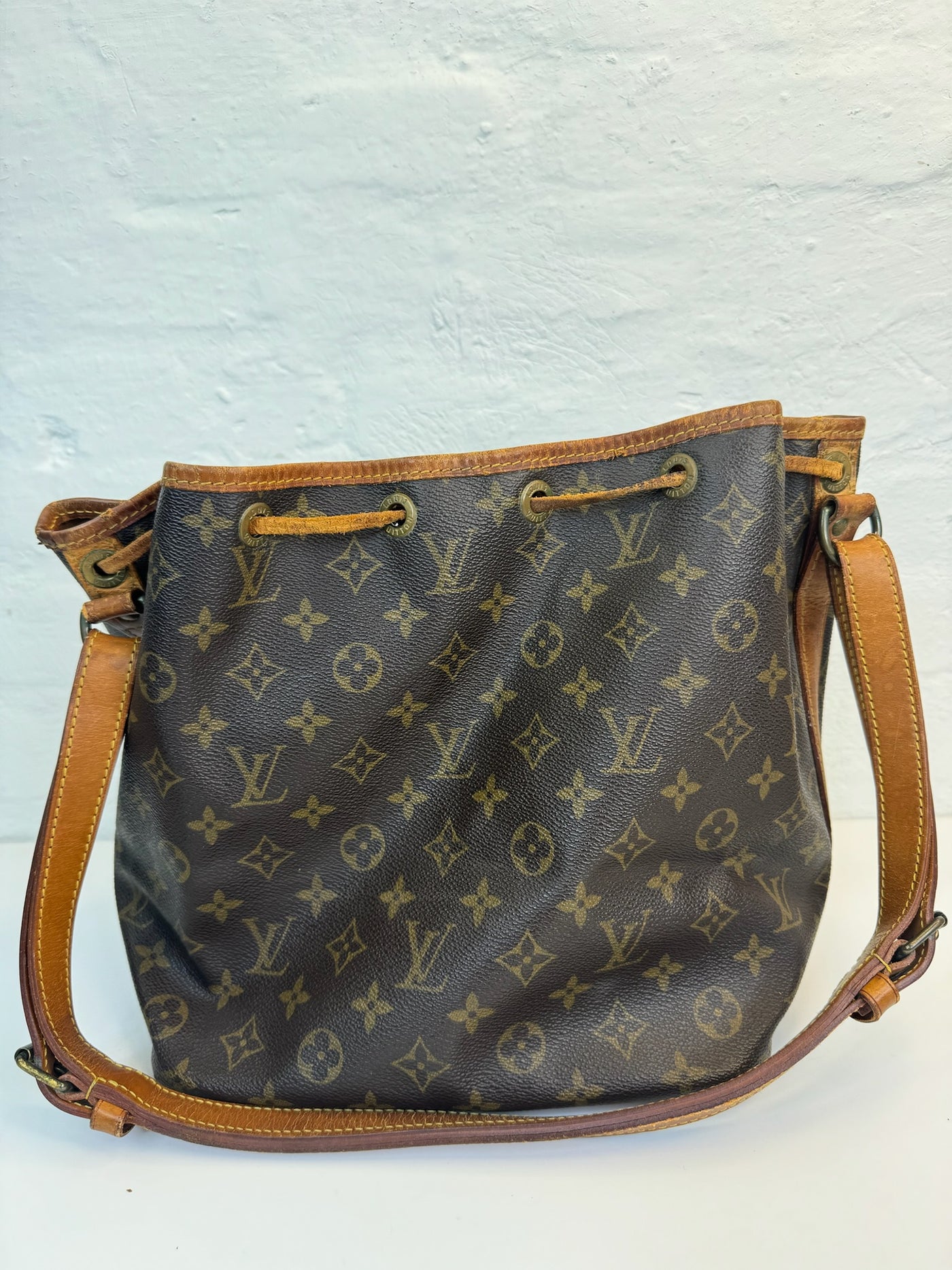 Louis Vuitton -  Monogram petite noé - Skuldertaske - Secondhand