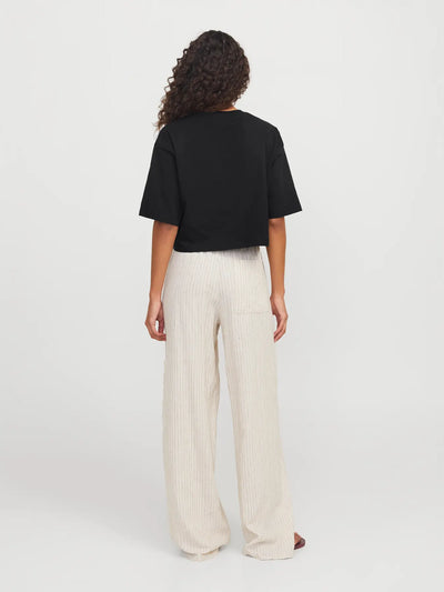 JJXX - T-shirt - Cropped Sort - Andrea (Preorder uge 21)
