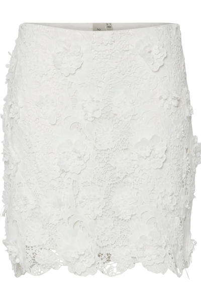 Hvid nederdel med blomsterblonde mønster og tekstur, elegant og detaljeret design.