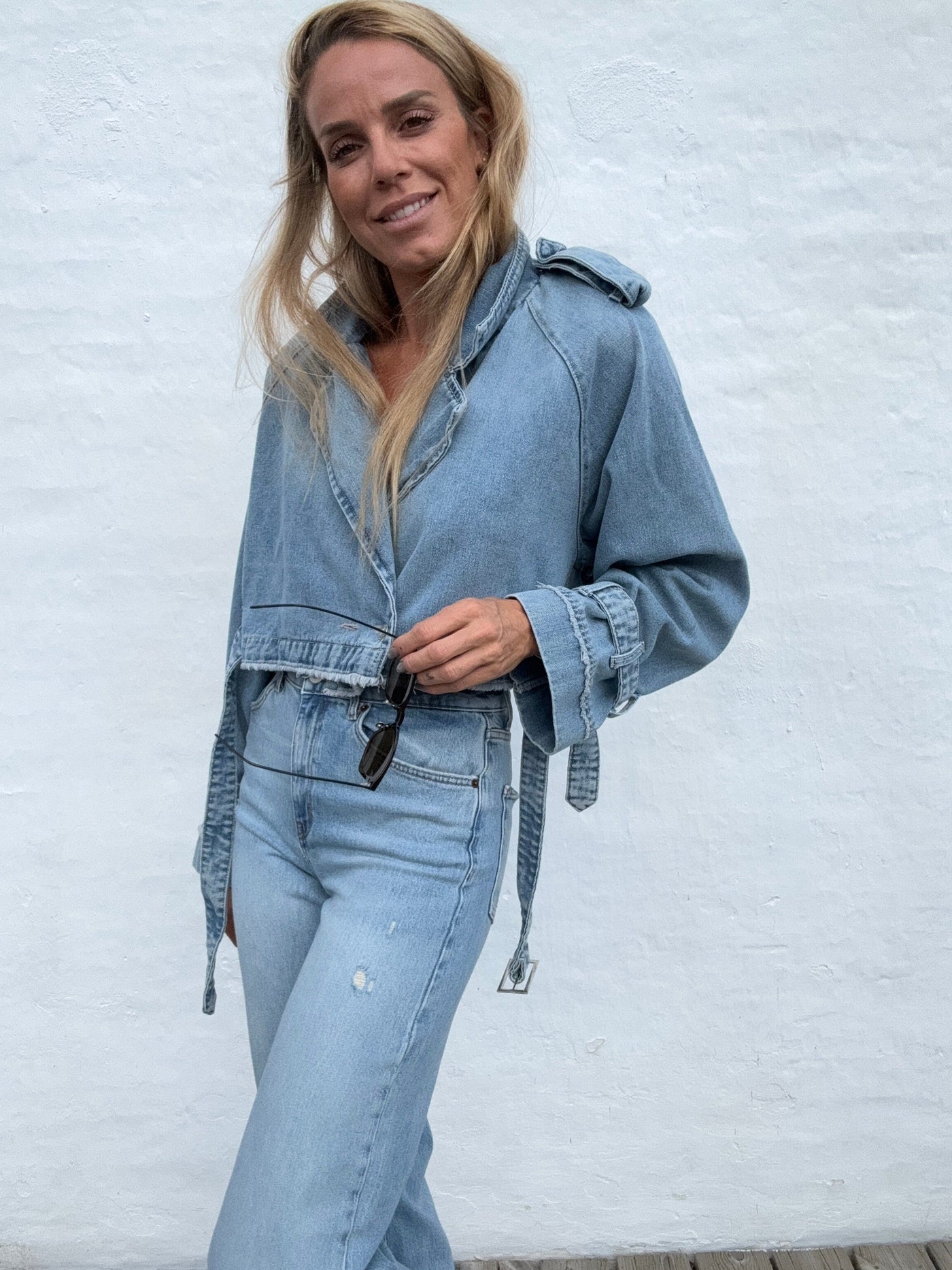 Sassy Copenhagen Jakker Kort denim trenchcoat jakke - Light blue - beccy - Sassy Copenhagen