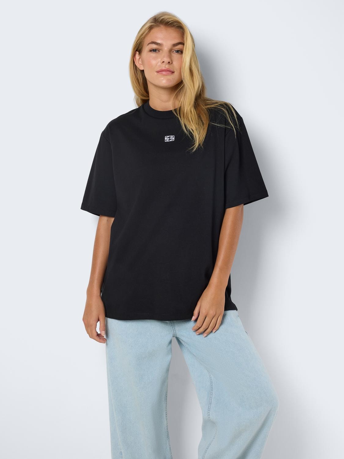 T-shirt - Oversize sort - Kokoon - Noisy May