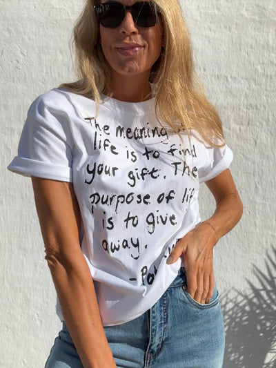 Sassy Copenhagen t-shirts &amp; toppe Statement t-shirt - The meaning of life - Helia - Sassy Copenhagen