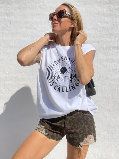 Sassy Copenhagen t-shirts & toppe Tank top - Hvid med print - Adventure - Sassy Copenhagen