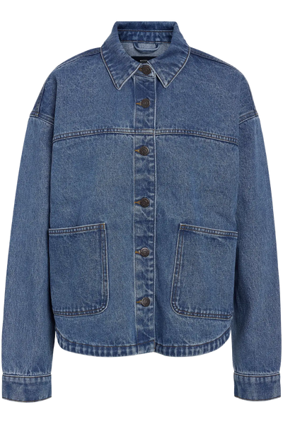 Blå denimjakke med skjortekrave, knaplukning og to store forlommer. Afslappet pasform.