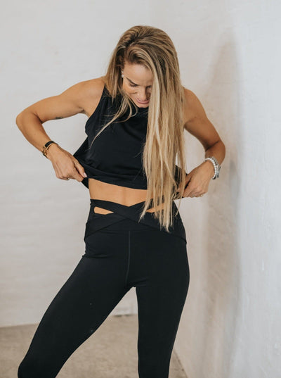 Sassy Copenhagen fitness Yoga leggings med krydsning - Fitness shape wear Thilde - Sassy Copenhagen